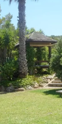 Preciosa villa en la encantadora zona de San Agustín con un gran jardín