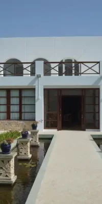 Preciosa villa en la encantadora zona de San Agustín con un gran jardín