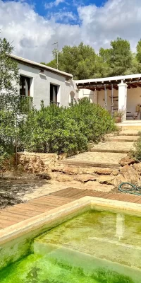 Finca bellamente renovada con impresionantes vistas panorámicas al mar y al atardecer en Benimussa