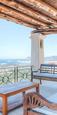 Finca bellamente renovada con impresionantes vistas panorámicas al mar y al atardecer en Benimussa