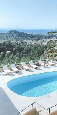 Finca bellamente renovada con impresionantes vistas panorámicas al mar y al atardecer en Benimussa