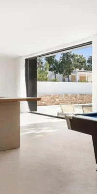 Außergewöhnliche moderne Familienvilla in Meeresnähe in Cala de Bou