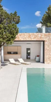 Außergewöhnliche moderne Familienvilla in Meeresnähe in Cala de Bou