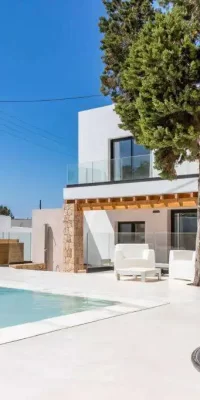 Außergewöhnliche moderne Familienvilla in Meeresnähe in Cala de Bou