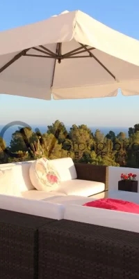 Prachtig luxe landgoed met drie villa’s en directe toegang tot de zee in Cala Boix, San Carlos