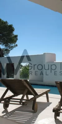 Squisita tenuta di lusso con tre ville e accesso diretto al mare a Cala Boix, San Carlos