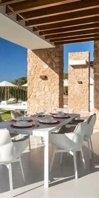 Luxe villa met zes slaapkamers in een luxe urbanisatie in Cala Conta