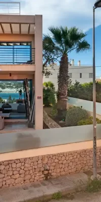 Casa a schiera meticolosamente mantenuta in vendita a Illa Plana – Ibiza