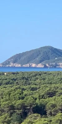 Villa con splendida vista sul mare in vendita a Cala Llenya