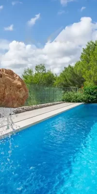 Villa con splendida vista sul mare in vendita a Cala Llenya