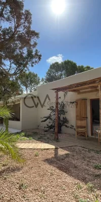 Preciosa villa de lujo cerca de la impresionante playa de Cala Saona en Formentera