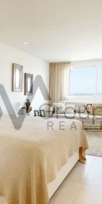 Precioso apartamento reformado en primera línea de playa en Talamanca – Ibiza