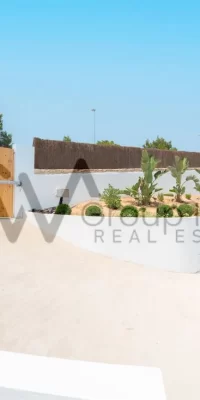 Villa exclusive à Cala Tarida – luxe, qualité et nature réunis