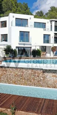 Villa de luxe avec deux chambres à coucher à Cala Salada avec une vue fantastique sur le quartier