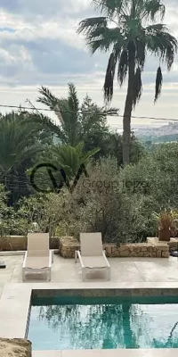 Finca Recientemente Renovada con Espectaculares Vistas al Mar en San Rafel- Ibiza en venta