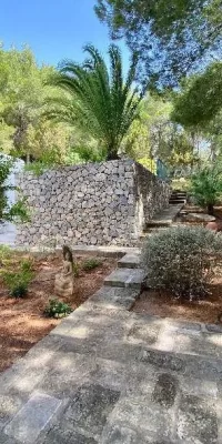 Encantadora Villa Rústica con Espectacular Vista al Mar y Licencia de Alquiler Turístico