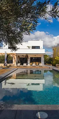 Een moderne luxe villa opnieuw gedefinieerd in Sant Jordi