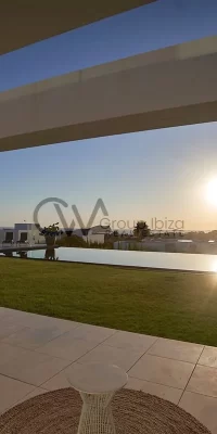 Moderne Villa Oasis auf Ibiza