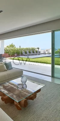 Moderne Villa Oasis auf Ibiza