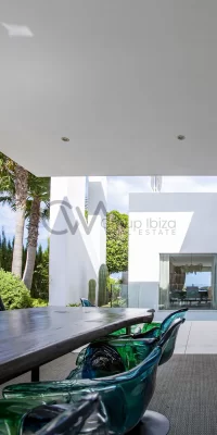 Moderne Villa Oasis auf Ibiza