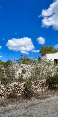 Alte Finca gut gelegen im Herzen von Roca llisa zum Verkauf