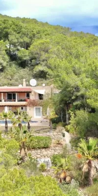 Preciosa casa con vistas al mar en zona tranquila en venta