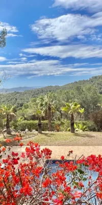 Bella casa con vista sul mare in una posizione tranquilla in vendita