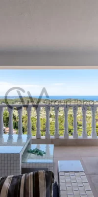 Geräumige Villa mit 8 Schlafzimmern und Panoramablick auf das Meer