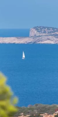 Elegante kustvilla met panoramisch uitzicht op zee