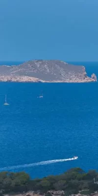 Elegante kustvilla met panoramisch uitzicht op zee